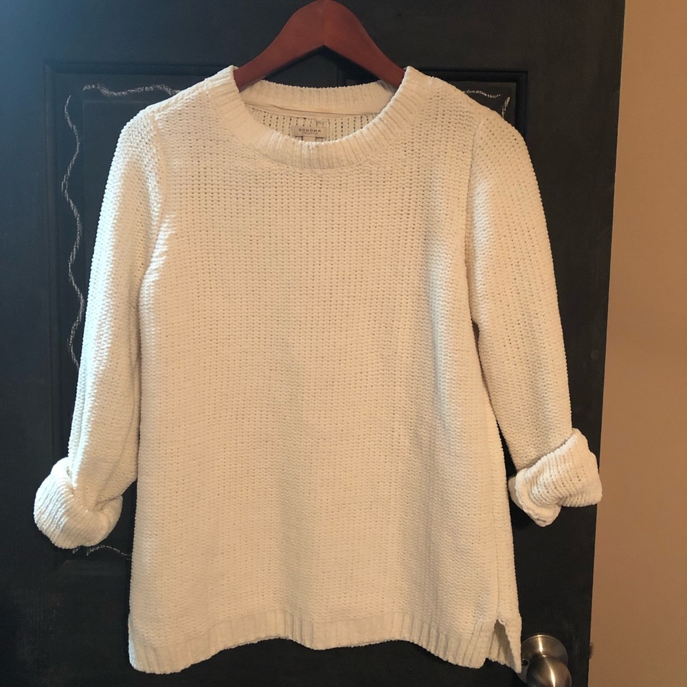 SUPER SOFT White sweater!!